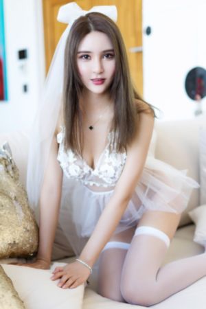 小峰由衣